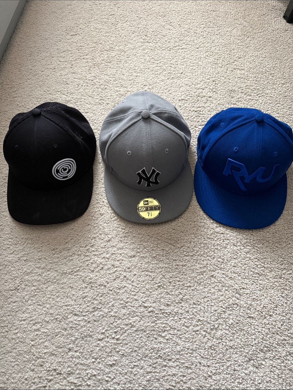New Era Gray New York Yankees Fitted Cap with Black Logo